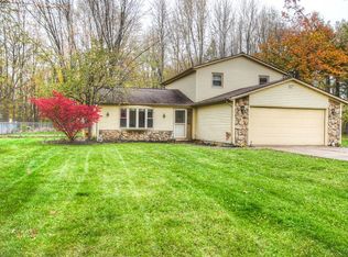5333 Barkwood Dr, Sheffield Village, OH 44054