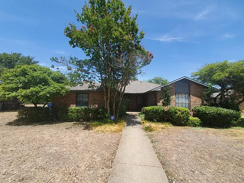 1731 Dynasty Cir Photo 1