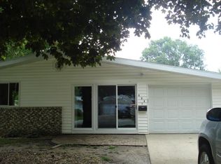904 24th St, Spirit Lake, IA 51360