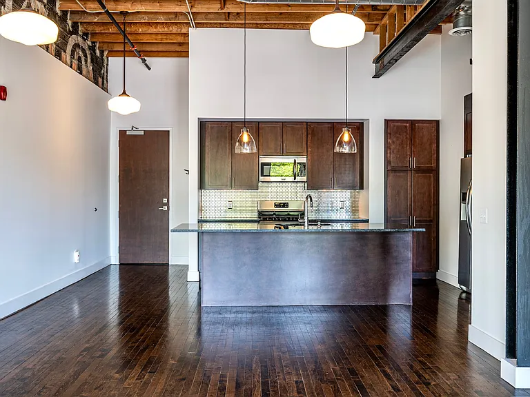 922 N Main St #212 — Photo 7