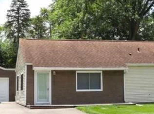 1802 Burlington Beach Rd, Valparaiso, IN 46383