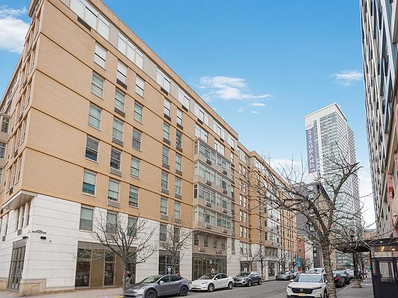 2nd image of 10 Regent St APT 219