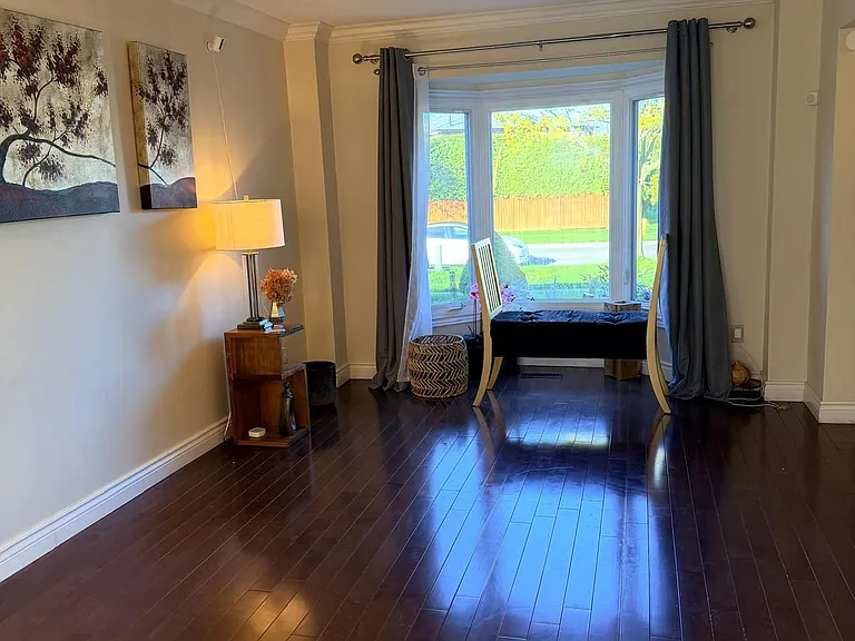 209 Bassett Blvd — Photo 10