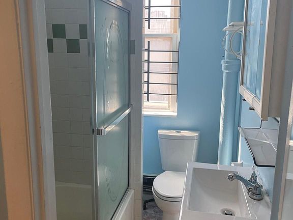 5th image of 5400 Spruce St Floor 2