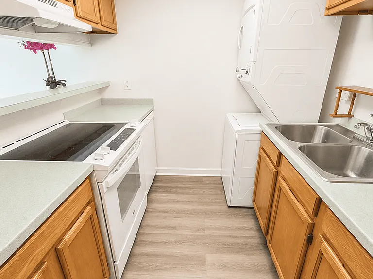 5820 N Church Ave #129 — Photo 7