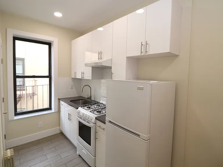 189 Norman Ave #15 — Photo 1