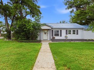2401 Avenue J, Hondo, TX 78861