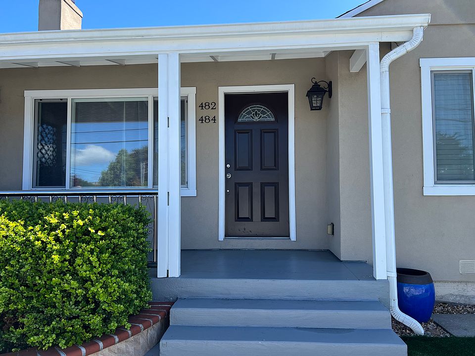 1st image of 482 Walnut St #484