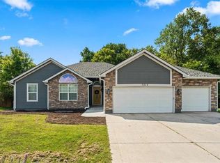 7215 E 157th St, Belton, MO 64012