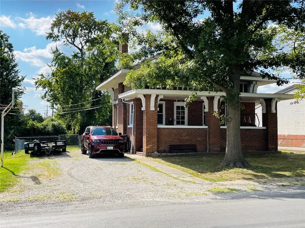 127 S Madison St, Staunton, IL 62088