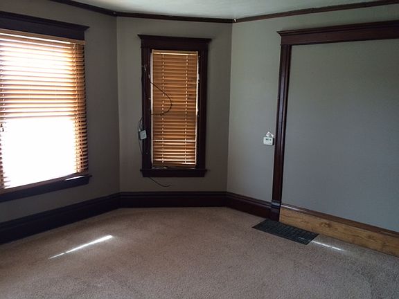 2nd image of 114 N 4th St APT A