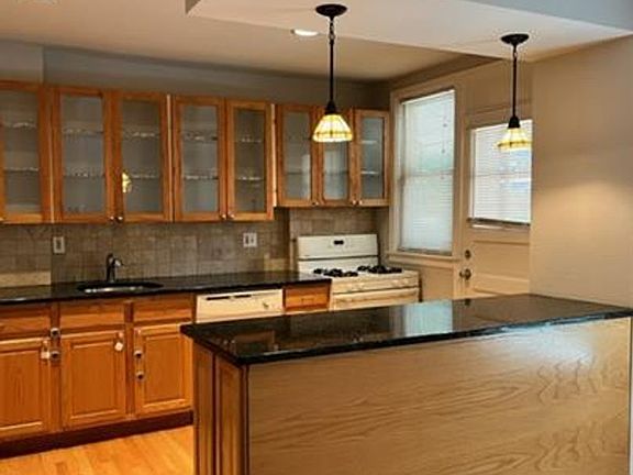 2nd image of 244 Elgin Ave #1