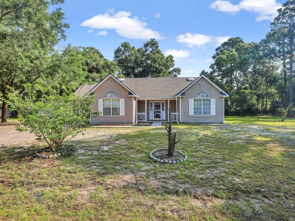 3 Southern Magnolia Dr, Beaufort, SC 29907