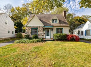 81 Mayfair Dr, Rochester, NY 14617