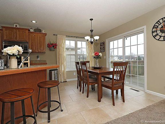 4th image of 250 Sun Valley Ct
