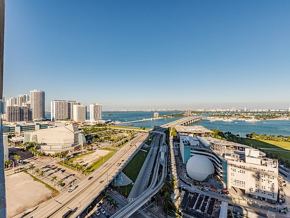4th image of 1100 Biscayne Blvd Unit 2301