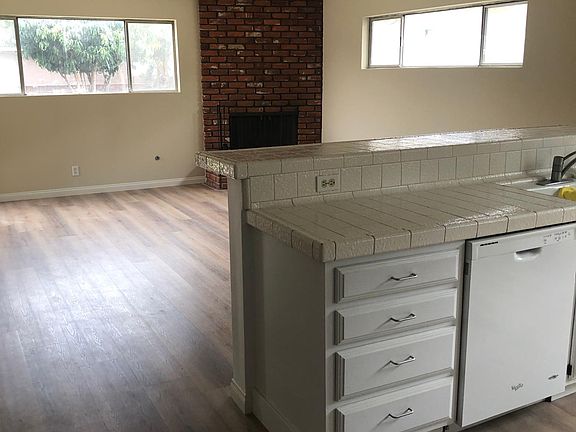 4th image of 4724 Lorelei Ave