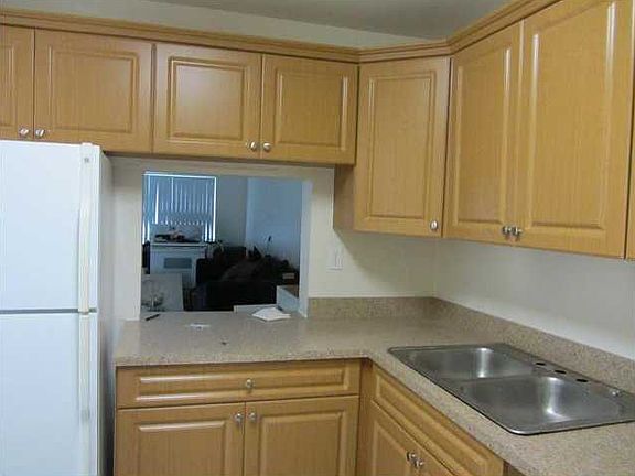 4th image of 7911 Colony Cir N APT 101