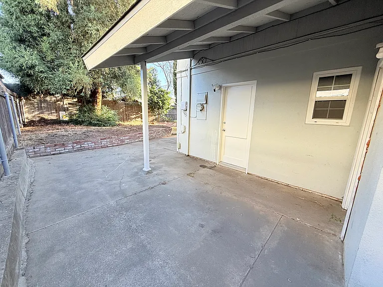 6881 Kettering Cir — Photo 40