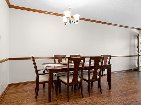 3rd image of 5951 Blakeview Pl