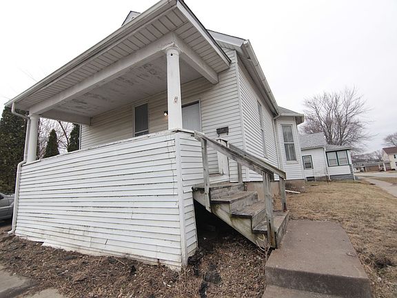 2nd image of 2402 5 1/2 Ave