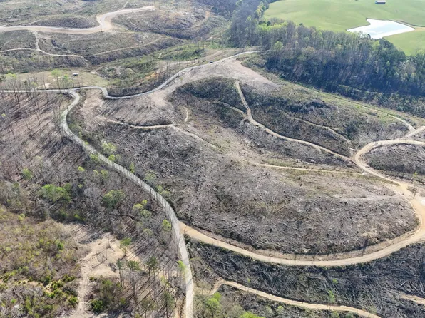 361 J B Lewis Rd, East Bernstadt, KY 40729