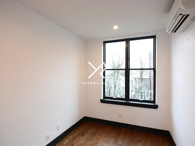 812 Saint Johns Pl #4 — Photo 6