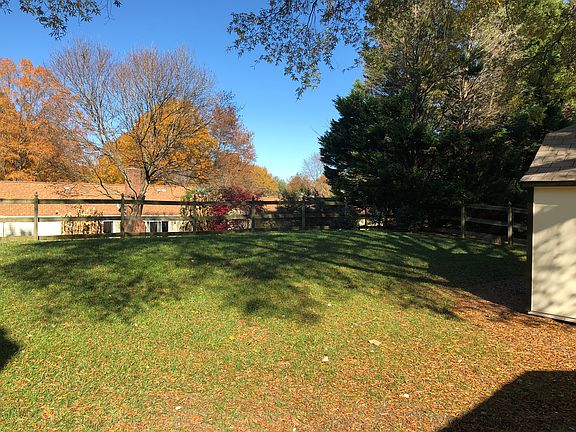 5th image of 9256 Essen Ln