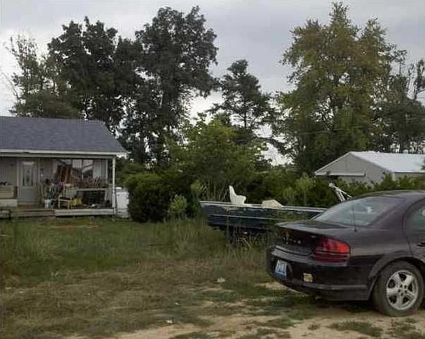 2nd image of 3084 Maxine Rd