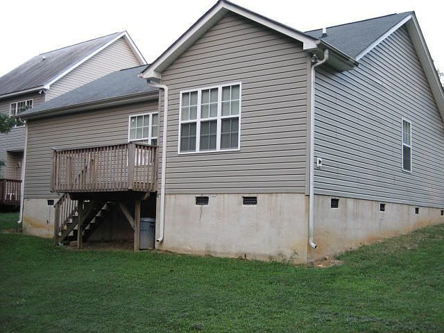 Crawl space foundation w/ deck