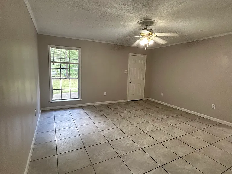336 Foxboro Dr — Photo 4