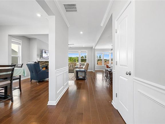 3rd image of 1033 Michigan Cir
