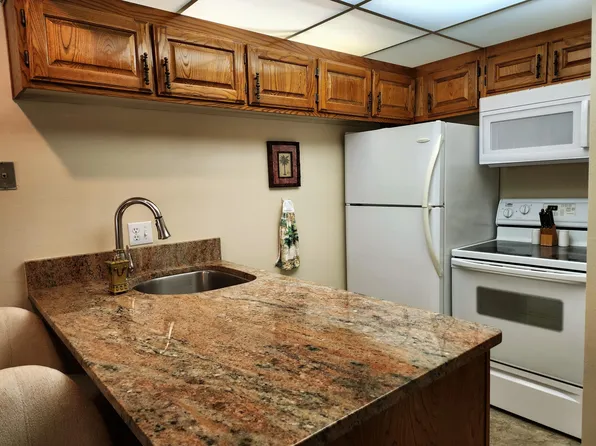 860 S Village Rd APT Z10, St George, UT 84770