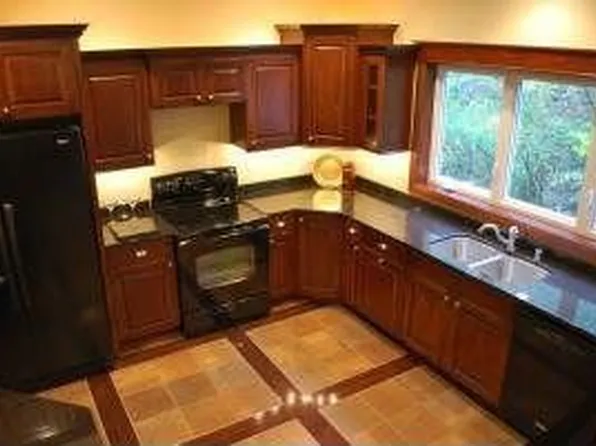 1312 Sunset Ct, La Crosse, WI 54601