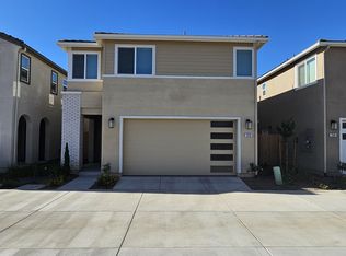 1539 Foxhill Ln, Clovis, CA 93619