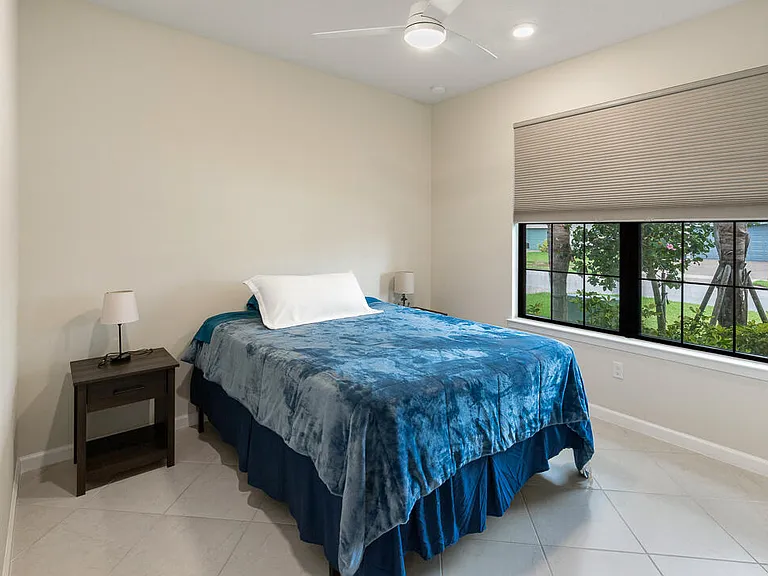 471 SE Vallarta Dr — Photo 24