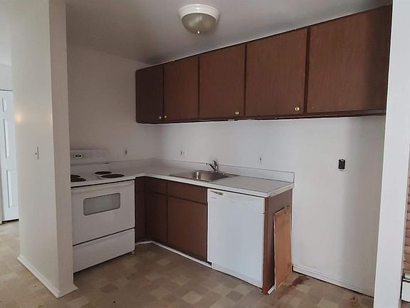 2nd image of 207 Ballard St APT 201