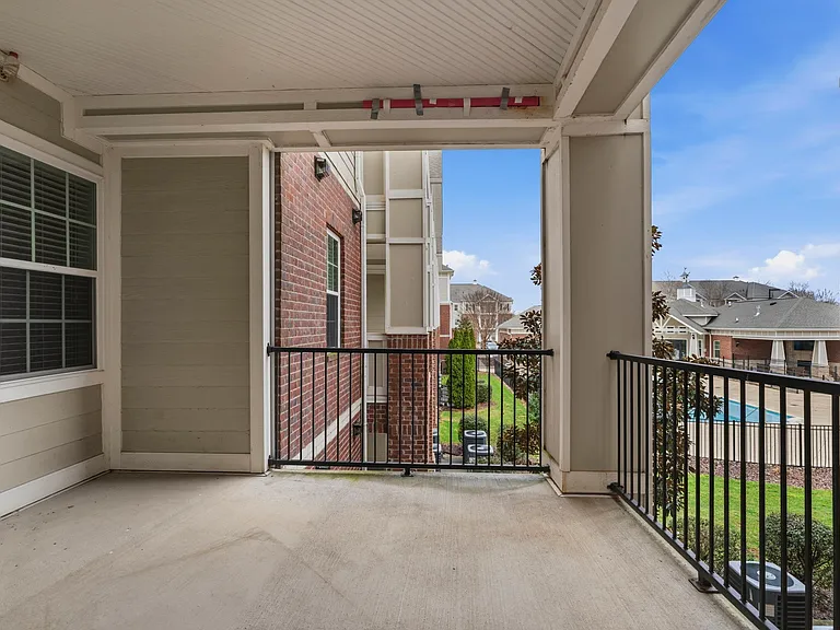Mount Victor Olde Towne Luxury Apartments — Photo 46