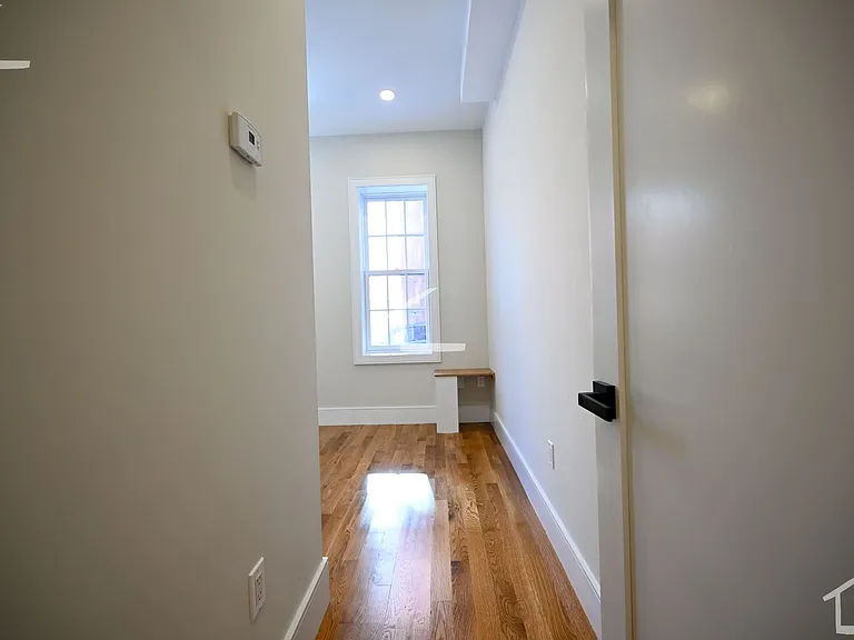 18 Winchester St #11B — Photo 10