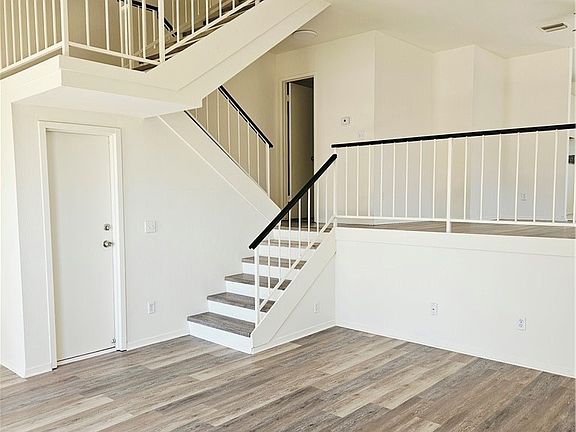 4th image of 10030 Owensmouth Ave Unit 24