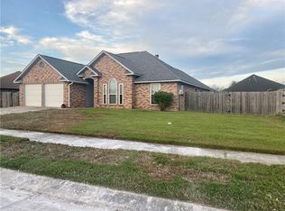 33 Moss Dr, La Place, LA 70068