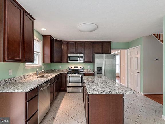 5th image of 206 Dogwood Ave