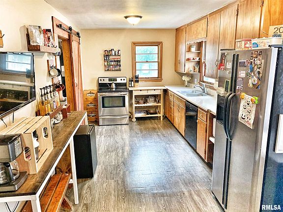 5th image of 253 Cedar Ave