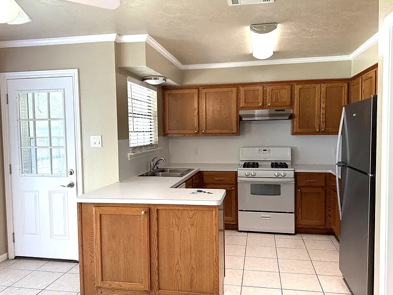 1505 Richland Ct N — Photo 17
