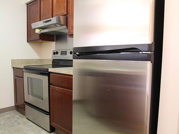 4th image of 225 N Elm St APT 8