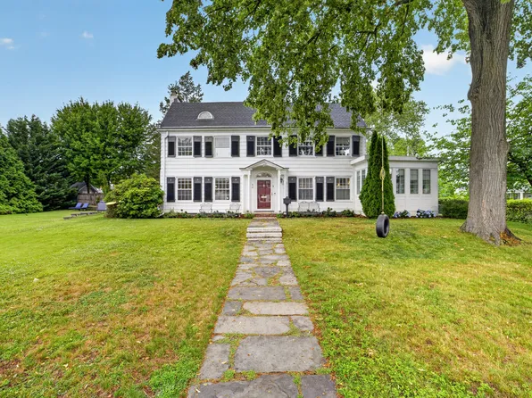 44 Elizabeth St, Port Chester, NY 10573