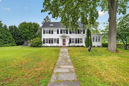 44 Elizabeth St Photo 1
