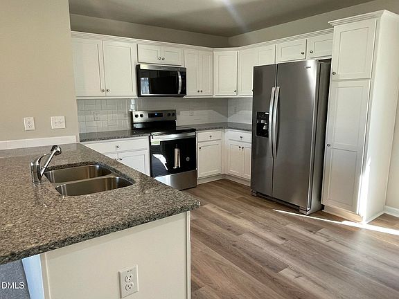 3rd image of 108 Faucette Dr