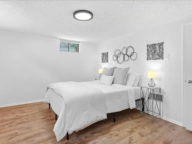 3835 Pierce St — Photo 32