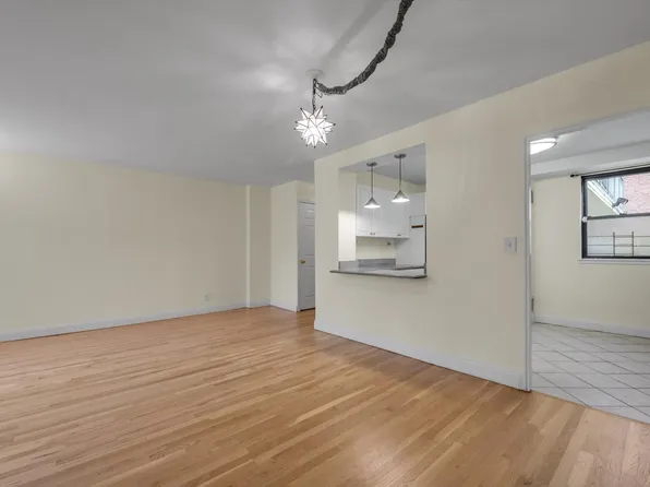 4705 Henry Hudson Parkway image 6 of 23